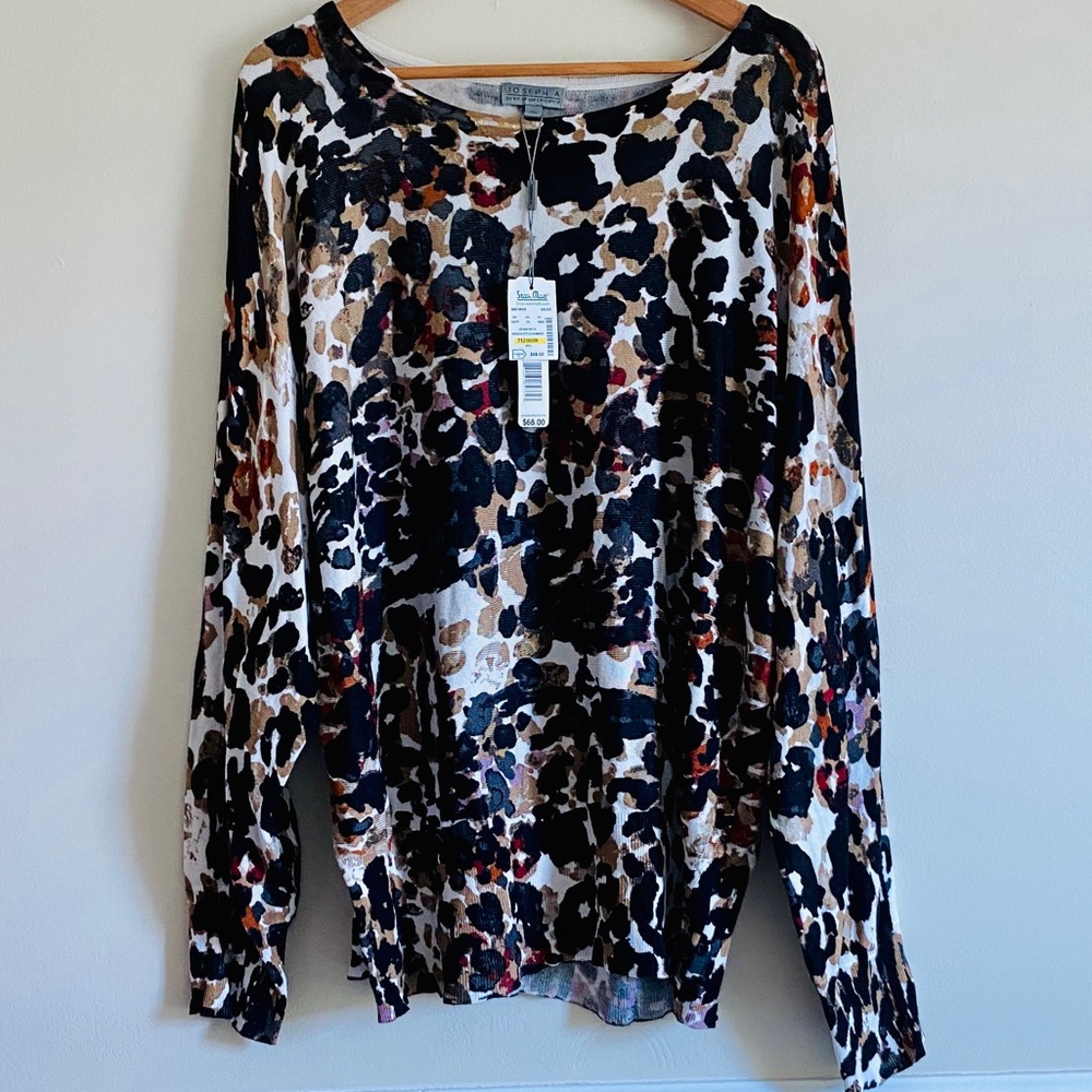 JOSEPH A MULTI COLOR ANIMAL PRINT PULLOVER SWEATER